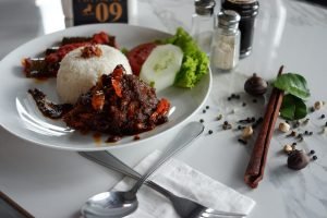 সারা বিশ্বের মধ্যে কিছু দেশের জনপ্রিয় খাবার 2 Rendang indonesian food Copyright by pxfuel.com