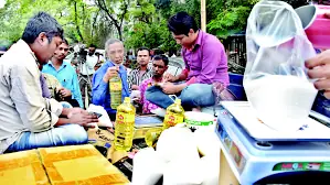 লক্ষ্মীপুরে ন্যায্য মূল্যে পণ্য পাবে ১ লাখ ১৫ হাজার পরিবার 2 লক্ষ্মীপুরে ন্যায্য মূল্যে পণ্য পাবে ১ লাখ ১৫ হাজার পরিবার