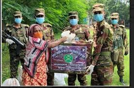 সেনাবাহিনীর খাদ্য সামগ্রী বিতরণ গোপালগঞ্জ ও ঝালকাঠিতে 