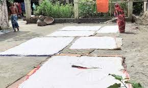 ঈদকে কেন্দ্র করে কুমিল্লার চালের গুড়ি প্রস্তুত করা হচ্ছে