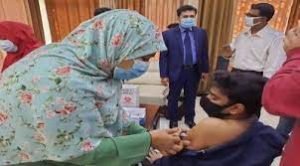 নাটোরের দ্বিতীয় পর্যায়ের গণটিকাদান কার্যক্রম শুরু 1 নাটোরের দ্বিতীয় পর্যায়ের গণটিকাদান কার্যক্রম শুরু