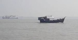 বঙ্গোপসাগরে নিমজ্জিত জাহাজ থেকে চুরি যাওয়া পদ্মা সেতুর মালামালসহ ১৩ জন গ্রেপ্তার
