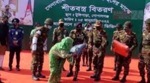 শীতবস্ত্র বিতরণঃ লোহাগড়ায় অসহায় ও দুস্থ জনগণের মাঝে সেনাবাহিনী প্রধানের শীতবস্ত্র বিতরণ 3 লোহাগড়ায় অসহায় ও দুস্থ জনগণের মাঝে সেনাবাহিনী প্রধানের শীতবস্ত্র বিতরণ