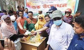 মুক্তাগাছায় বিশেষ টিসিবির সুবিধা পাচ্ছে ১৮ হাজার পরিবার