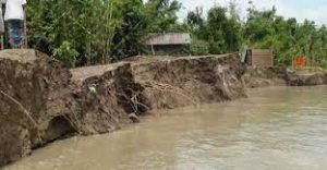 বাগেরহাটে মধুমতির ভাঙ্গনে নিস্ব দুটি গ্রামের অনেক মানুষ