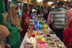 কুমিল্লায় বসন্ত মেলায় দেশি খাবারের সমাহার 3 কুমিল্লায় বসন্ত মেলায় দেশি খাবারের সমাহার