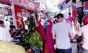 জয়পুরহাটে ঈদের কেনাকাটা জমে উঠছে 3 জয়পুরহাটে ঈদের কেনাকাটা জমে উঠছে