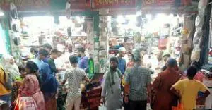 বরিশালে দেশি টুপির চাহিদা বেশি