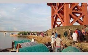পদ্মায় ভাঙন: শঙ্কা মুক্ত হার্ডিঞ্জ ব্রিজ