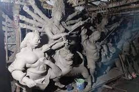 শারদীয় দুর্গোৎসবে গোপালগঞ্জে ব্যস্ত প্রতিমা শিল্পীরা 3 শারদীয় দুর্গোৎসবে গোপালগঞ্জে ব্যস্ত প্রতিমা শিল্পীরা