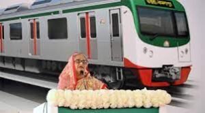ঢাকাবাসীর স্বপ্নের মেট্রোরেল চালু : উদ্বোধনী অনুষ্ঠানে উৎসুক জনতার ভীড়