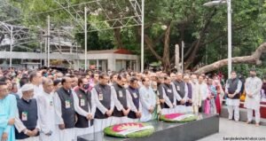 ছয় দফা দিবস উপলক্ষে বঙ্গবন্ধুর প্রতিকৃতিতে আওয়ামী লীগসহ বিভিন্ন সংগঠনের শ্রদ্ধা