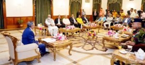 মুক্তিযুদ্ধ ও উন্নয়নকে প্রাধান্য দিয়ে নৈরাজ্যের বিরুদ্ধে জনসচেতনতা গড়ে তুলতে গণমাধ্যমের প্রতি রাষ্ট্রপতির আহ্বান