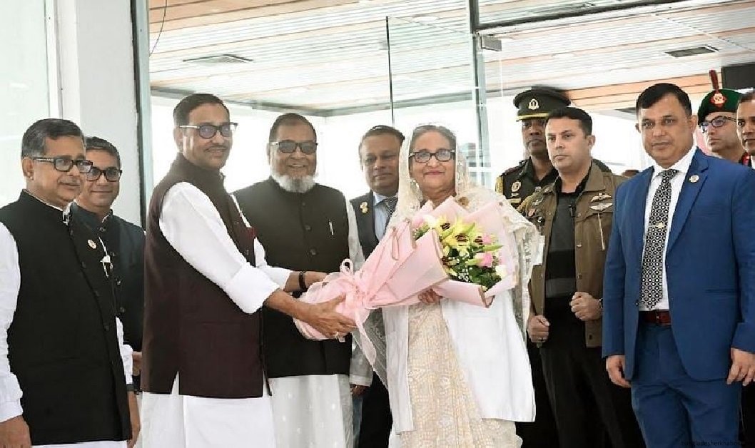 নয়াদিল্লি থেকে দেশে ফিরেছেন প্রধানমন্ত্রী 1 নয়াদিল্লি থেকে দেশে ফিরেছেন প্রধানমন্ত্রী