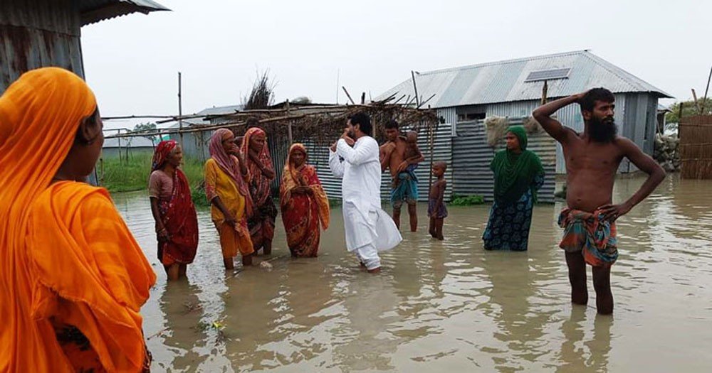 বেড়েই চলেছে যমুনার পানি, ৫ হাজার মানুষ পানিবন্দি 1 বেড়েই চলেছে যমুনার পানি ৫ হাজার মানুষ পানিবন্দি 1 বেড়েই চলেছে যমুনার পানি, ৫ হাজার মানুষ পানিবন্দি