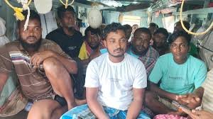 বঙ্গোপসাগরে ভাসমান ১২ বাংলাদেশিকে উদ্ধার করলো ভারতীয় জেলেরা 2 বঙ্গোপসাগরে ভাসমান ১২ বাংলাদেশিকে উদ্ধার করলো ভারতীয় জেলেরা